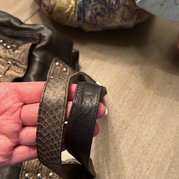 Black butter soft leather purse with grey snake handles and front pockets. - Picture 6 of 7